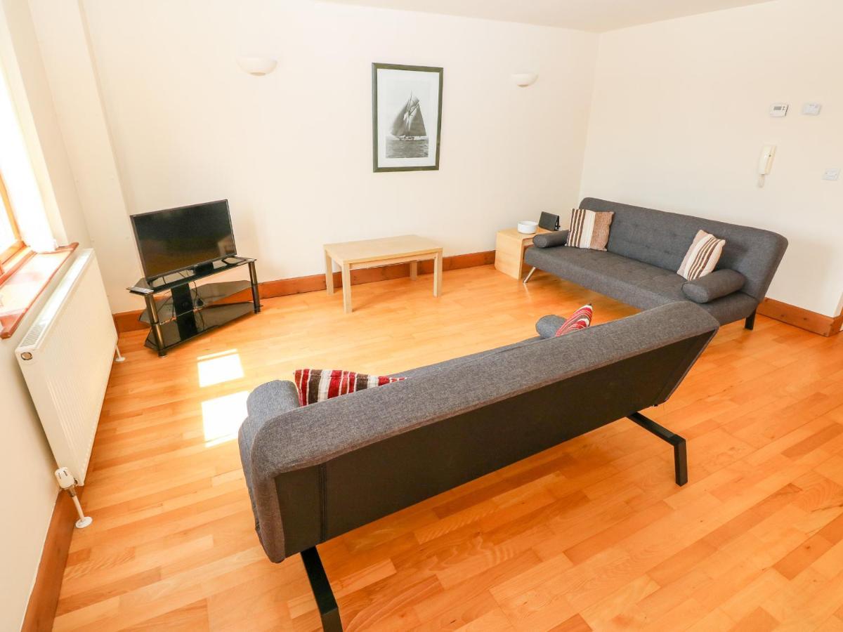 15 Sovereign House Apartment Milford Haven Ngoại thất bức ảnh